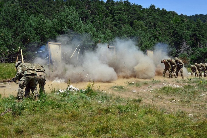Loạt ảnh nét căng và ấn tượng về lục quân hùng hậu của Mỹ